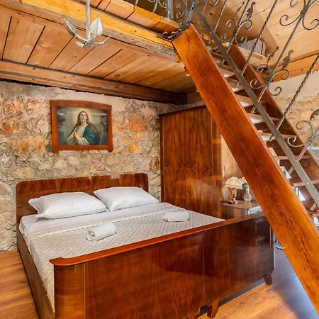 1 Bedroom Lovely In Drivenik