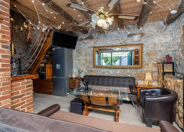 1 Bedroom Awesome In * Drivenik