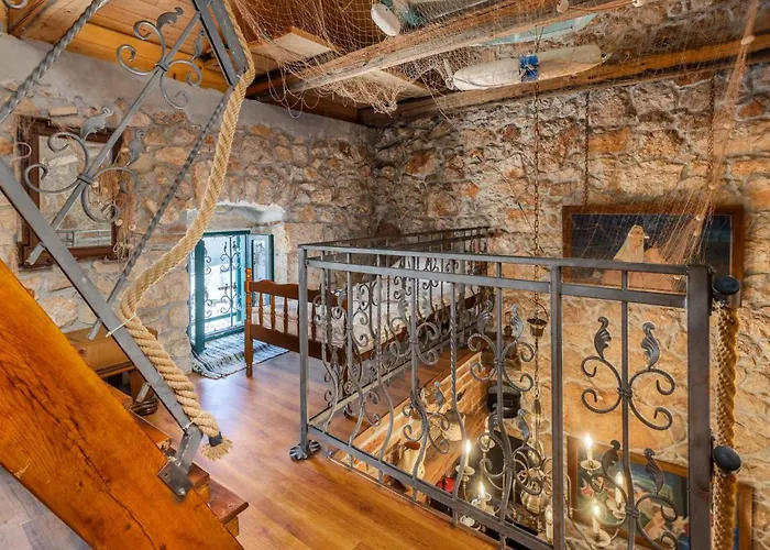 1 Bedroom Awesome In Drivenik