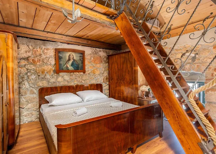 1 Bedroom Awesome In Drivenik